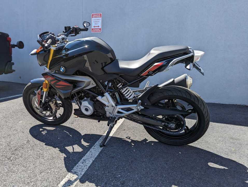 Bmw g310r outlet black 2020