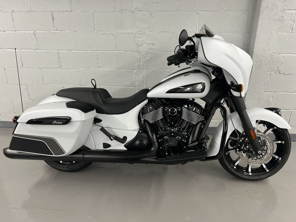 2024 Indian CHIEFTAIN DARK HORSE WITH POWERBAND AUDIO PACKAGE  - Indian Motorcycle