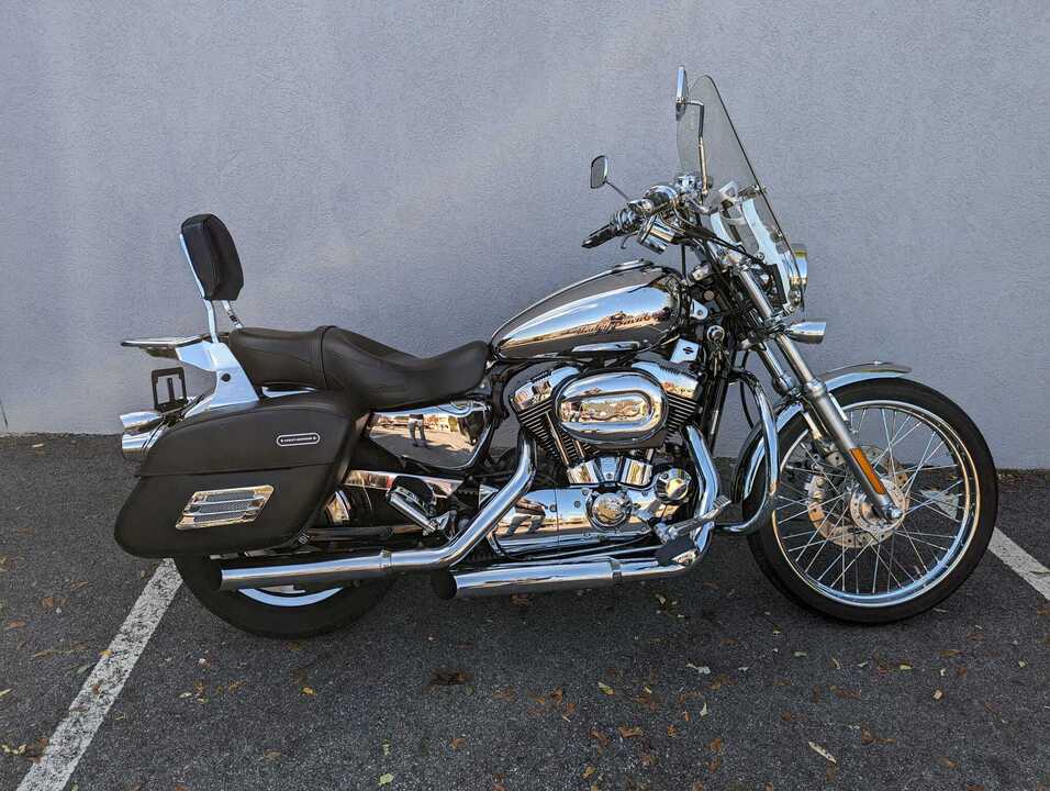 2006 Harley-Davidson Sportster Custom  - 06XL1200C-074  - Triumph of Westchester