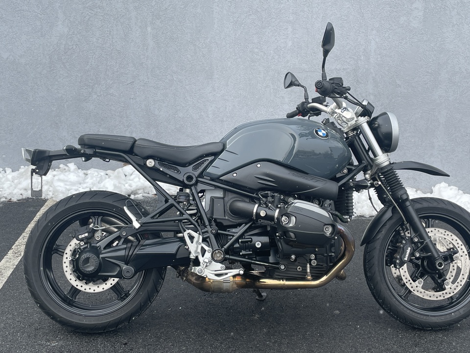 2019 BMW R nine T  - Indian Motorcycle