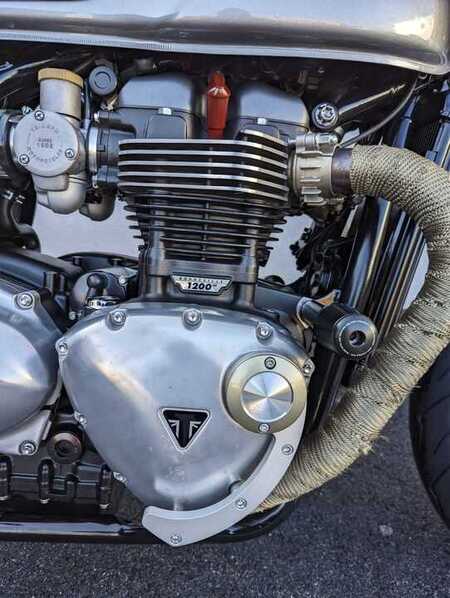 2016 Triumph Thruxton  - Indian Motorcycle