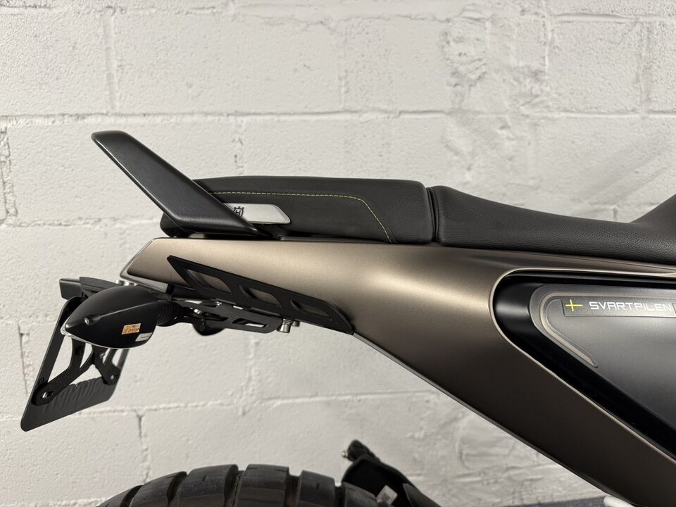 2023 Husqvarna Svartpilen 401  - Triumph of Westchester