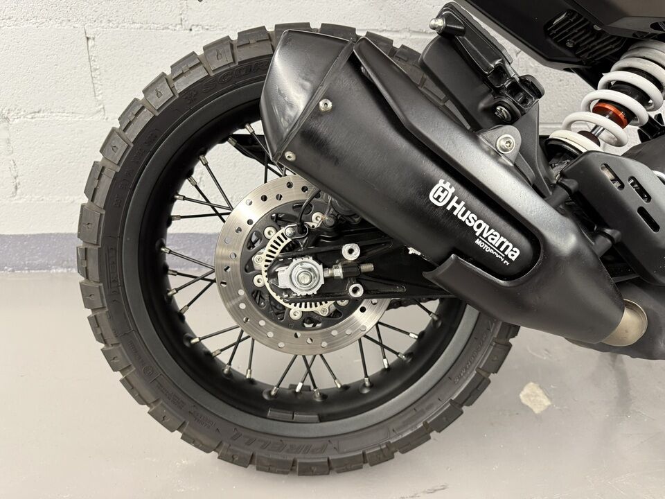 2023 Husqvarna Svartpilen 401  - Triumph of Westchester