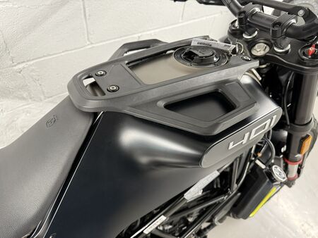 2023 Husqvarna Svartpilen 401  - Triumph of Westchester