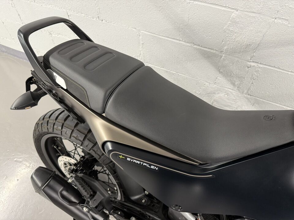 2023 Husqvarna Svartpilen 401  - Triumph of Westchester