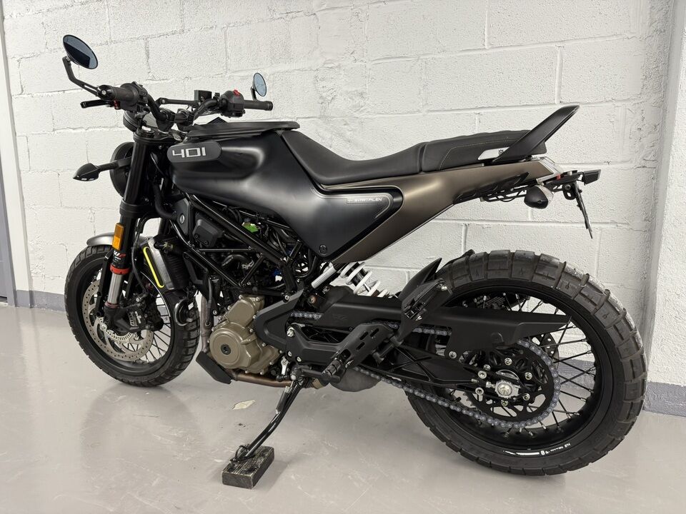 2023 Husqvarna Svartpilen 401  - Triumph of Westchester