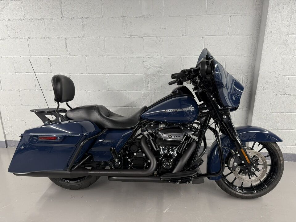 2019 Harley-Davidson FLHXS Street Glide Special  - Indian Motorcycle