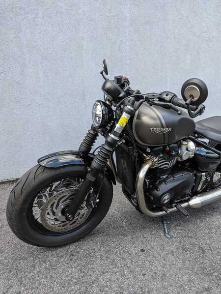 2022 Triumph Bonneville Bobber  - Indian Motorcycle