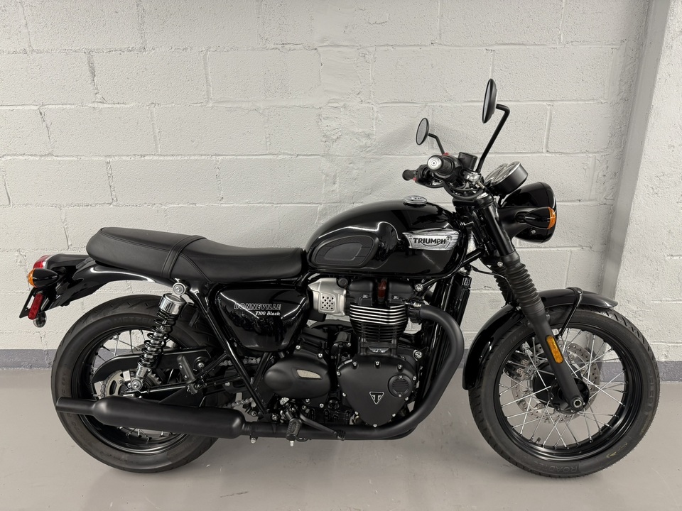 2020 Triumph Bonneville T100 Black  - 20T100B-150  - Triumph of Westchester