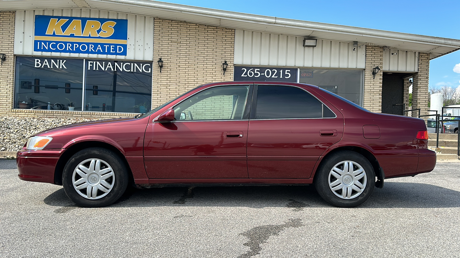 2000 Toyota Camry CE  - Y04161D  - Kars Incorporated - DSM