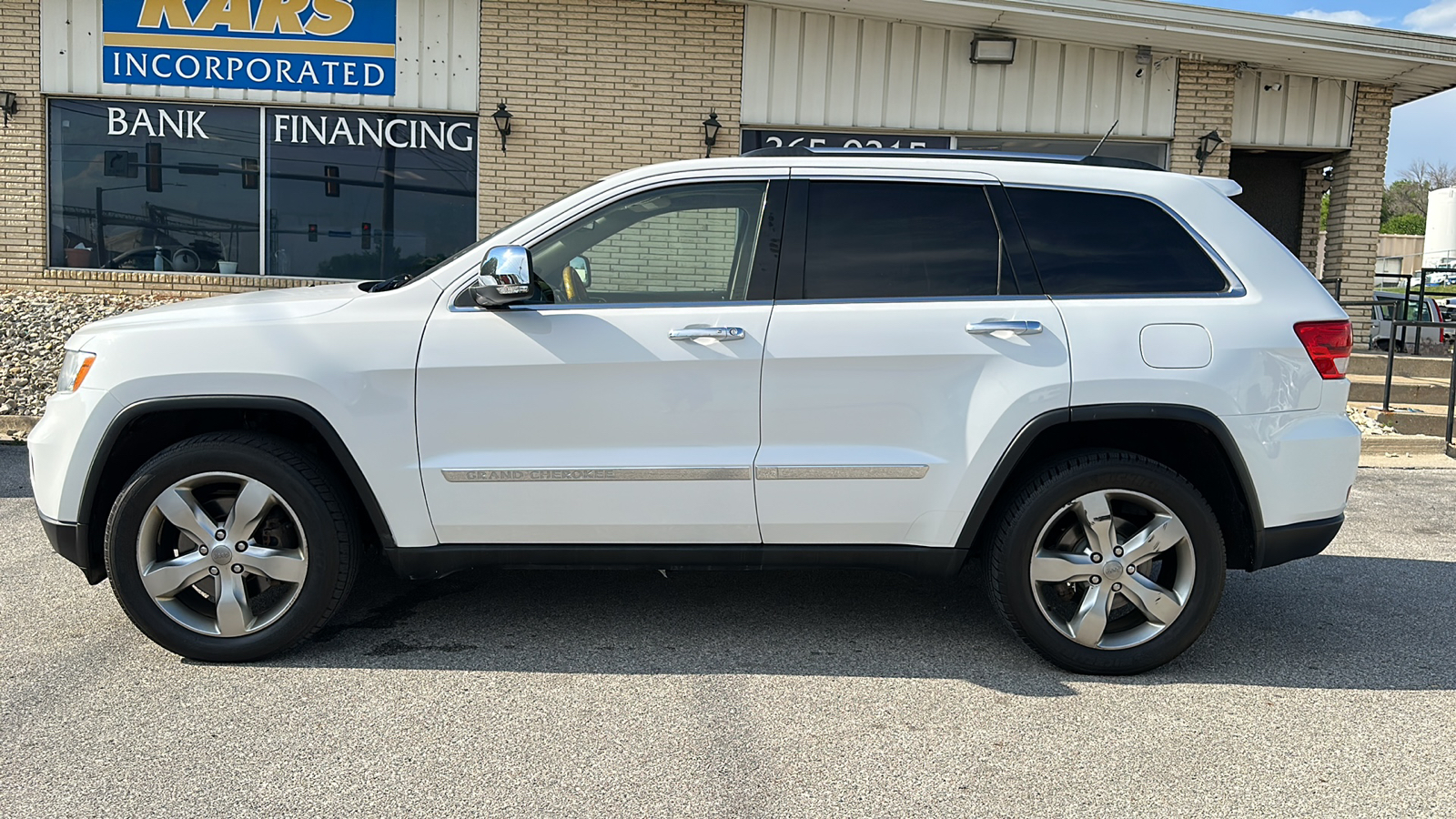 2013 Jeep Grand Cherokee OVERLAND 4WD  - D45135D  - Kars Incorporated - DSM