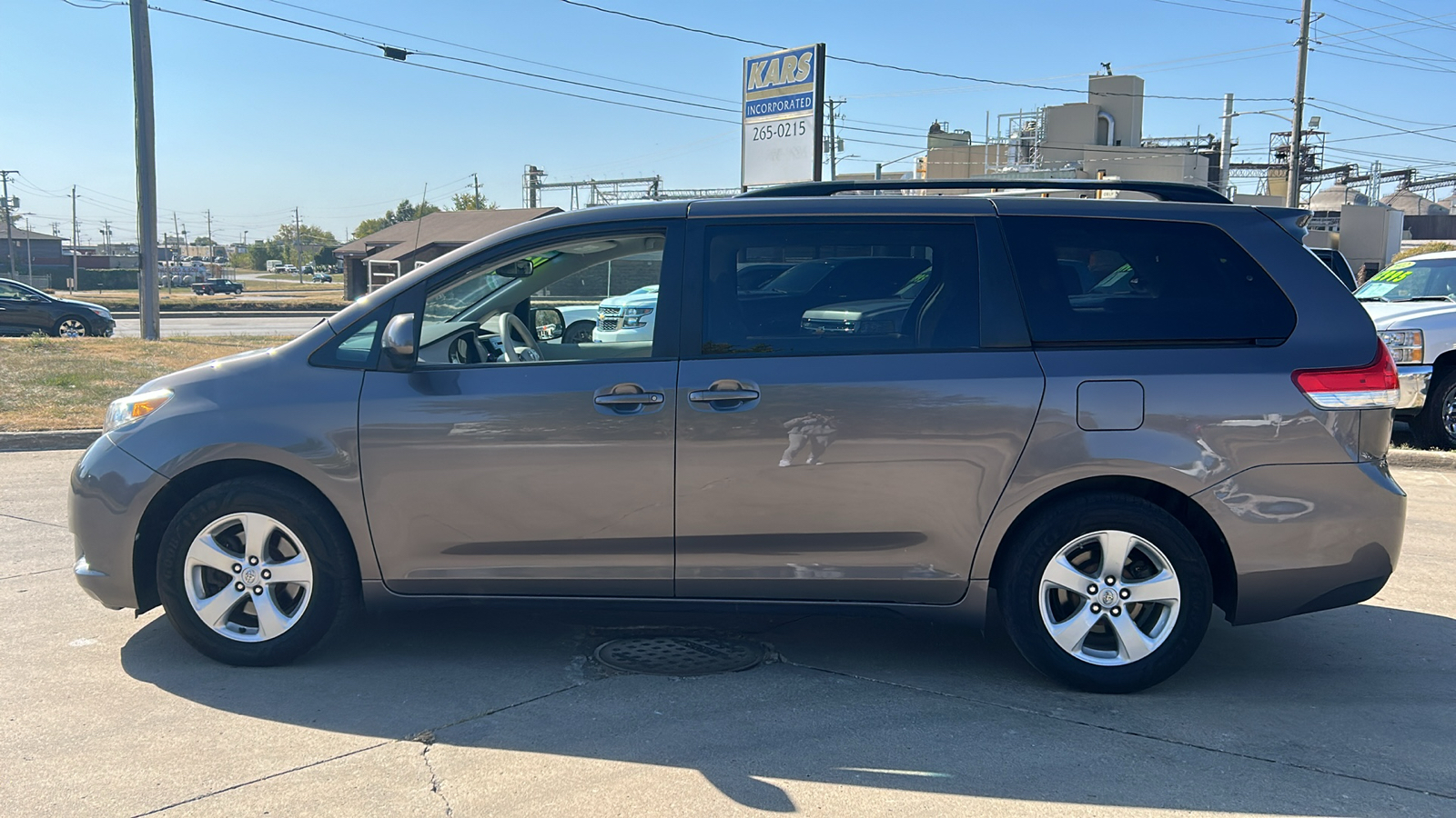 2014 Toyota Sienna LE  - E40507D  - Kars Incorporated - DSM