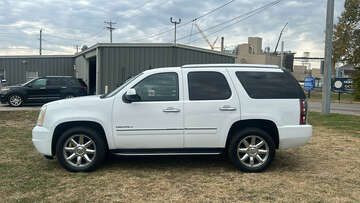 2010 GMC Yukon DENA