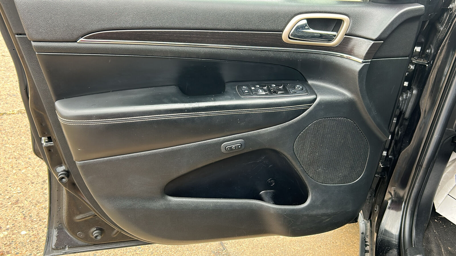 2014 Jeep Grand Cherokee  - Kars Incorporated - DSM