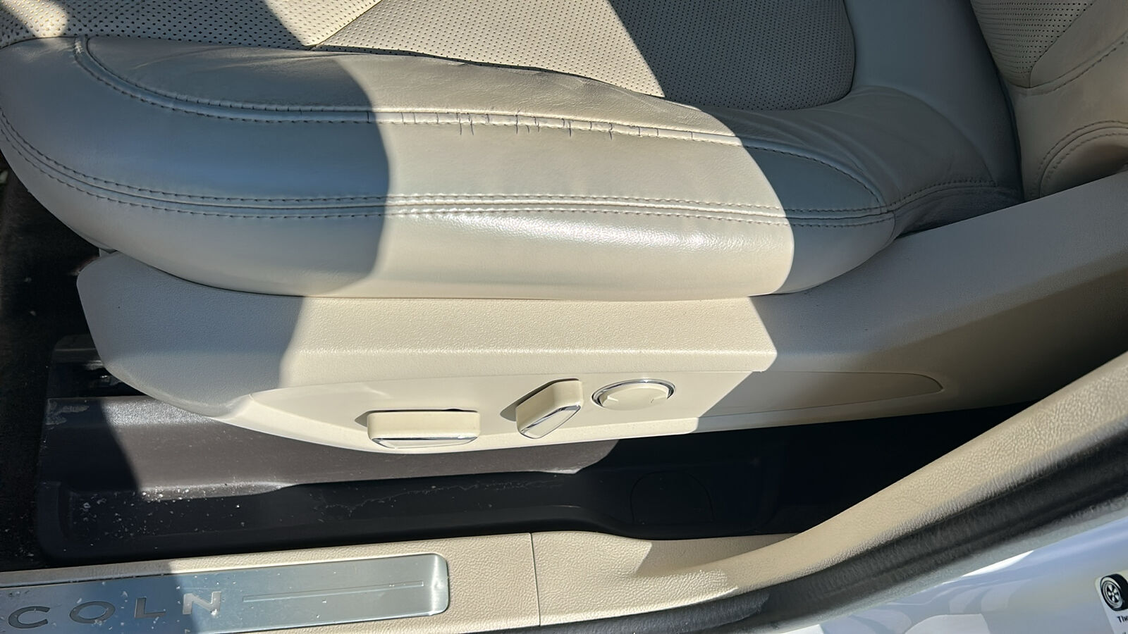 2015 Lincoln MKC  - Kars Incorporated - DSM