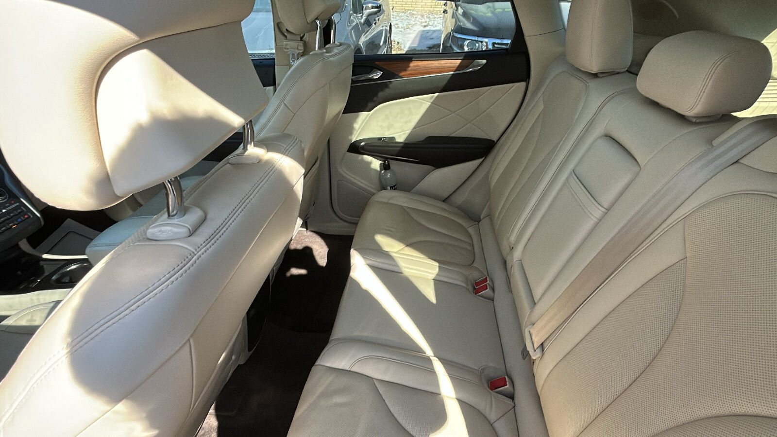 2015 Lincoln MKC  - Kars Incorporated - DSM