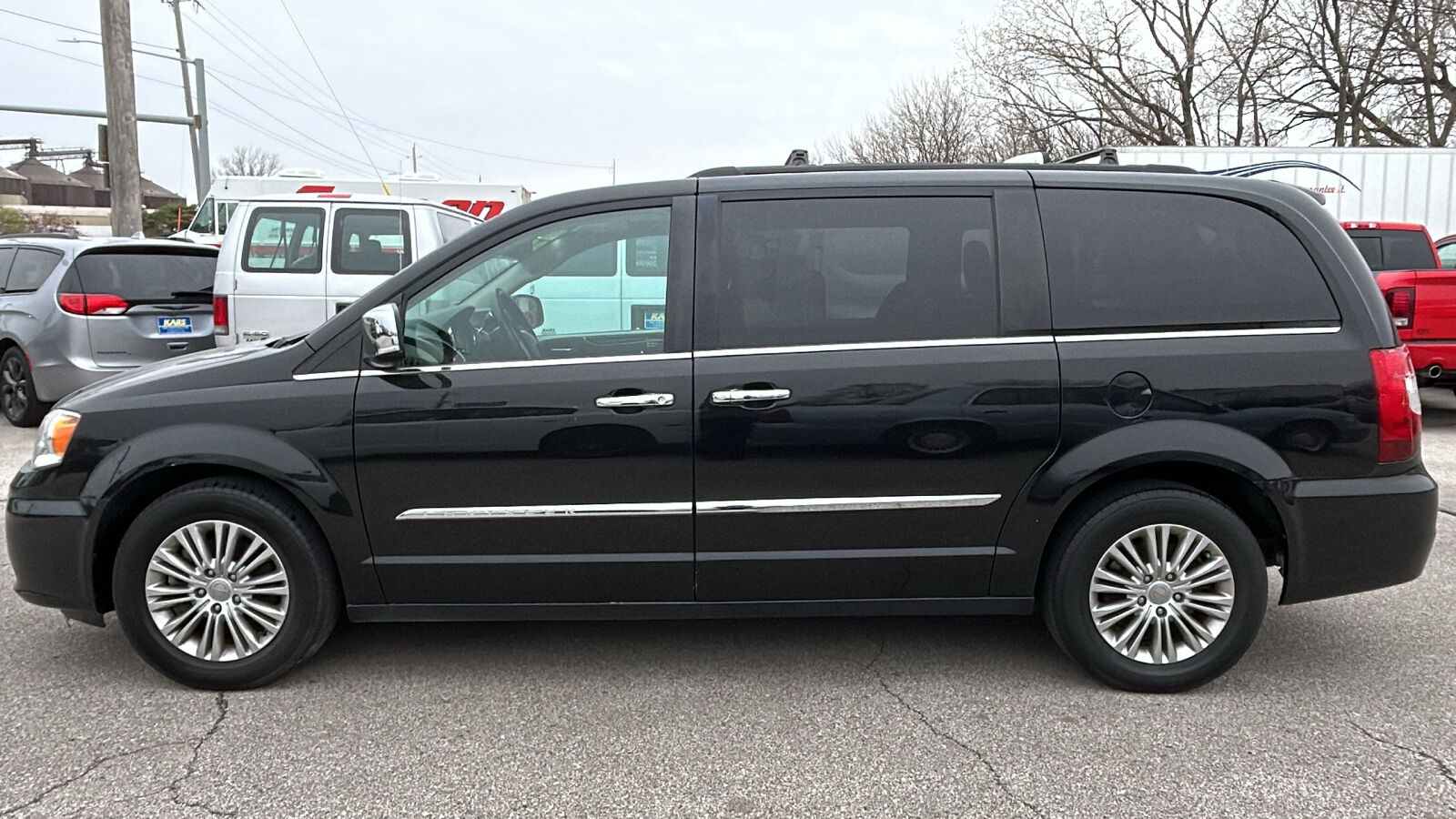 2015 Chrysler Town & Country  - Kars Incorporated - DSM