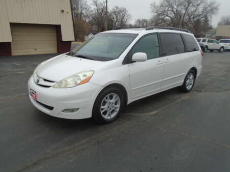 2006 Toyota Sienna XLE for Sale  - 10977  - Select Auto Sales