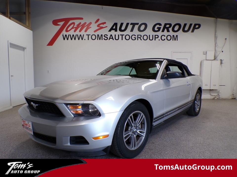 2011 Ford Mustang V6  - N09084L  - Tom's Auto Group