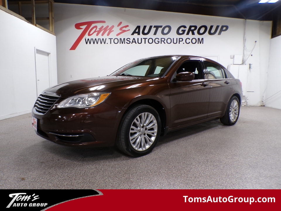 2013 Chrysler 200 LX  - N71428C  - Tom's Auto Sales North