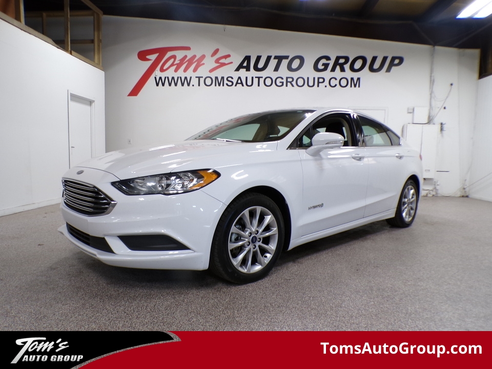 2017 Ford Fusion Hybrid SE  - M86911Z  - Tom's Auto Group