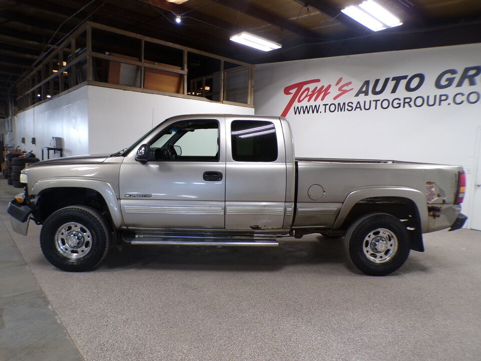 2002 Chevrolet Silverado 2500HD  - Tom's Budget Cars