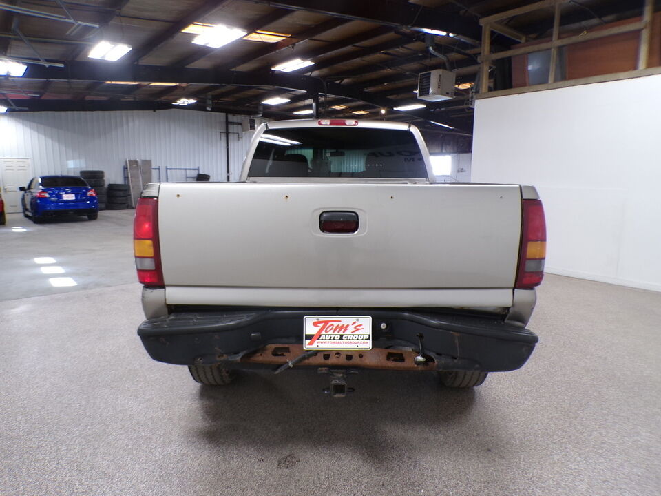 2002 Chevrolet Silverado 2500HD  - Tom's Budget Cars