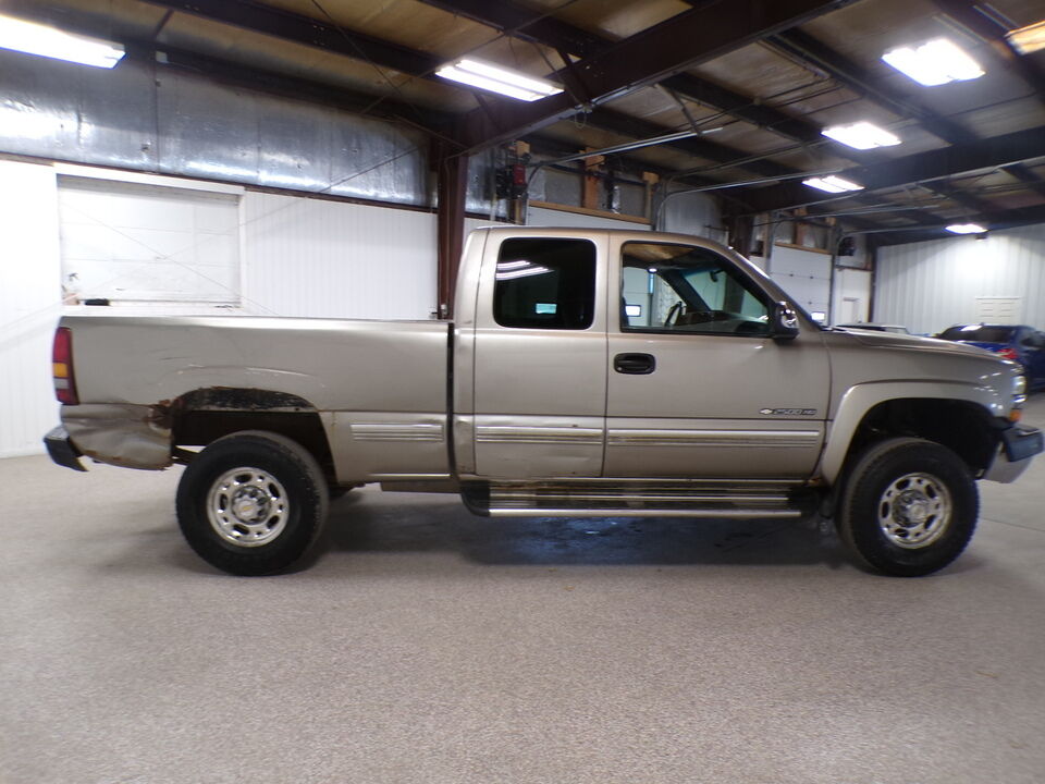 2002 Chevrolet Silverado 2500HD  - Tom's Budget Cars