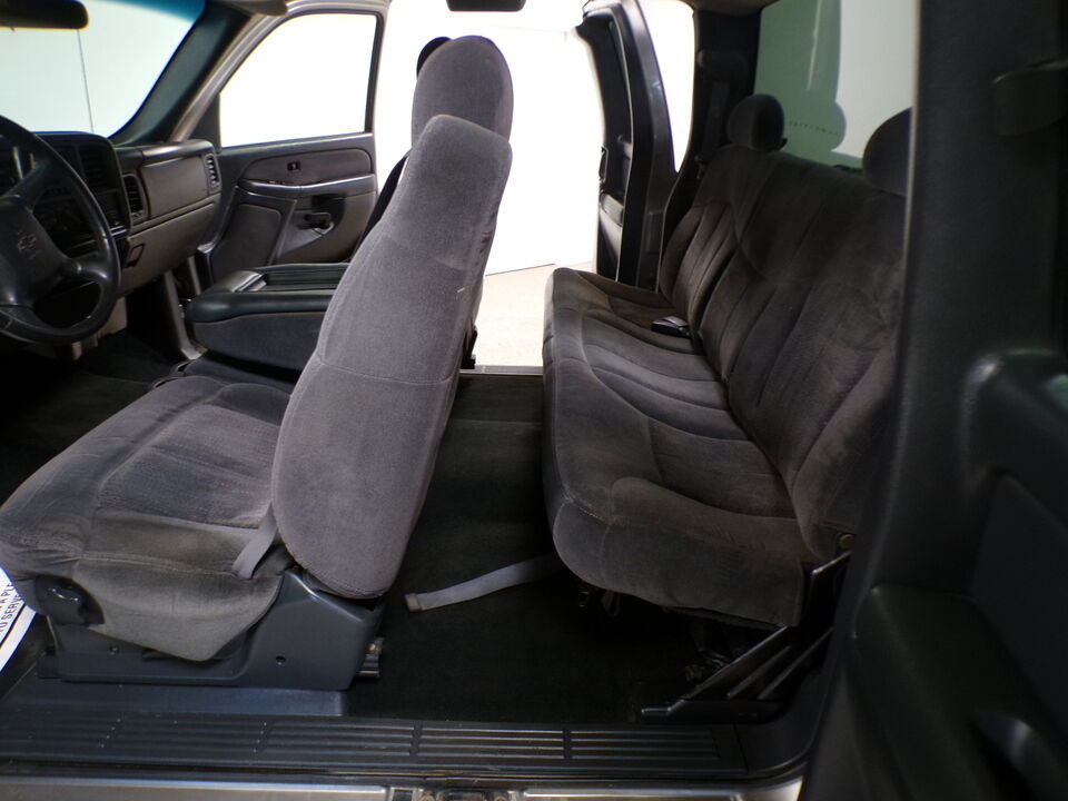 2002 Chevrolet Silverado 2500HD  - Tom's Budget Cars