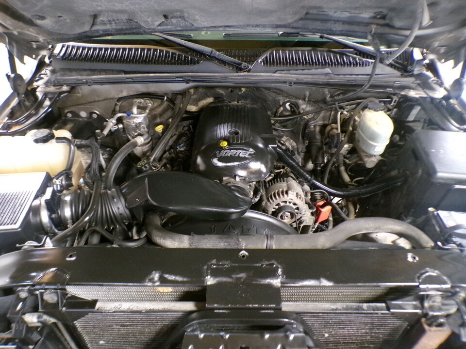2002 Chevrolet Silverado 2500HD  - Tom's Budget Cars