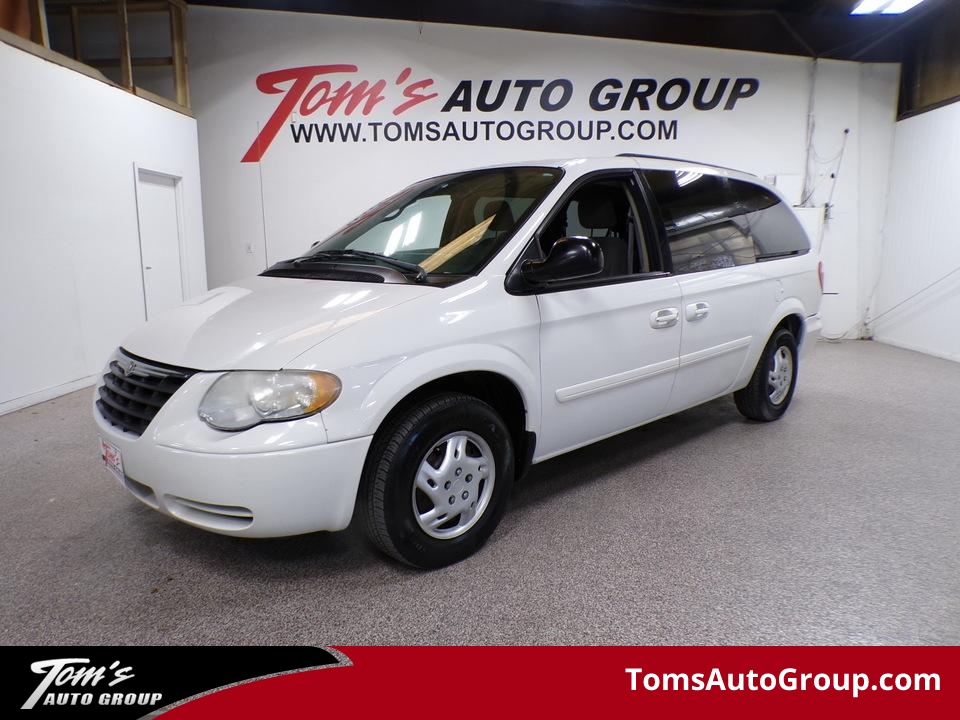 2006 Chrysler Town & Country LX  - B13260L  - Tom's Budget Cars