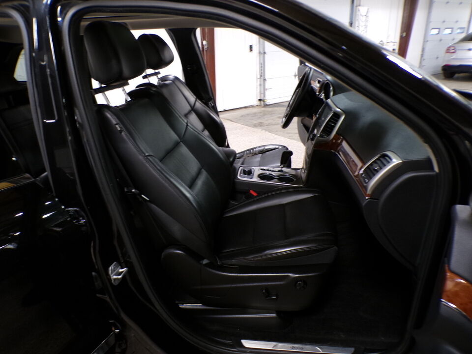 2011 Jeep Grand Cherokee  - Tom's Budget Cars