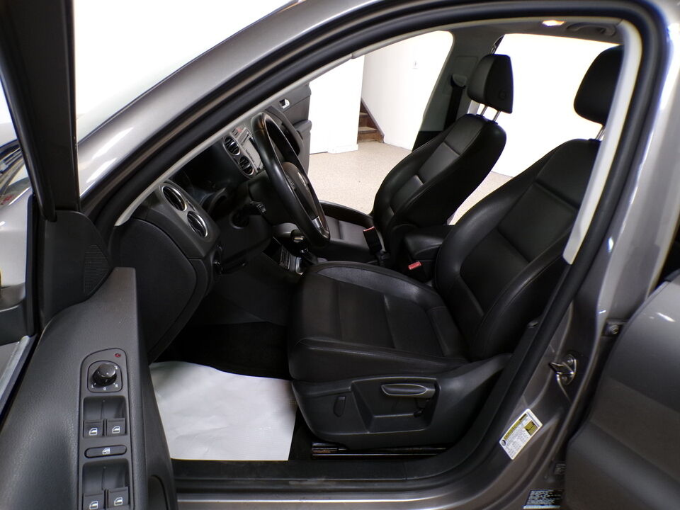 2010 Volkswagen Tiguan  - Tom's Budget Cars