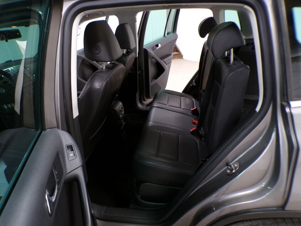 2010 Volkswagen Tiguan  - Tom's Budget Cars