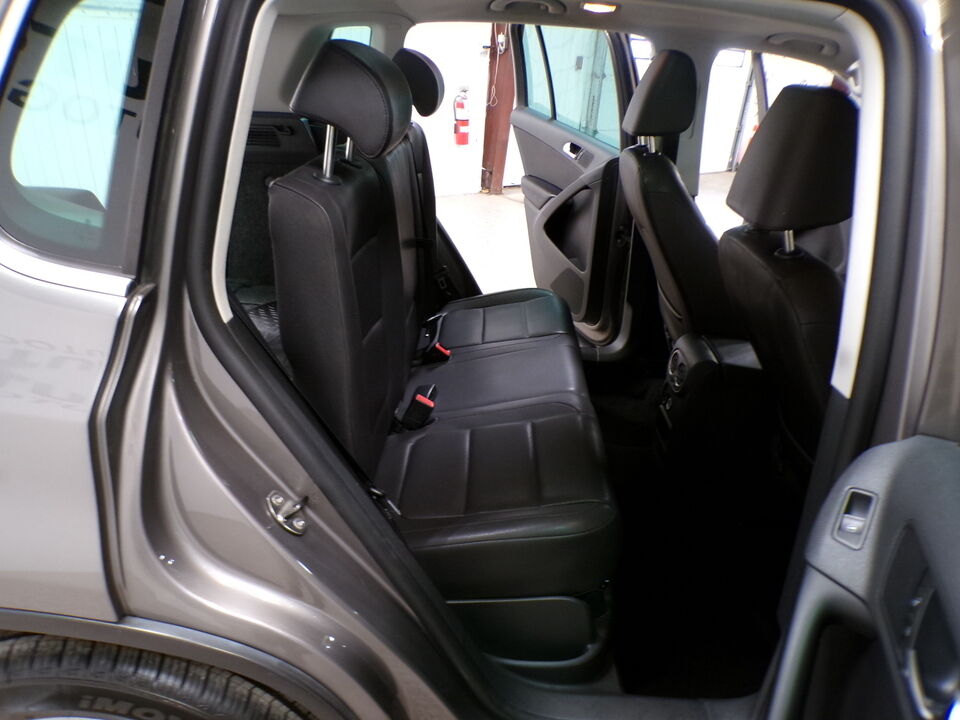 2010 Volkswagen Tiguan  - Tom's Budget Cars