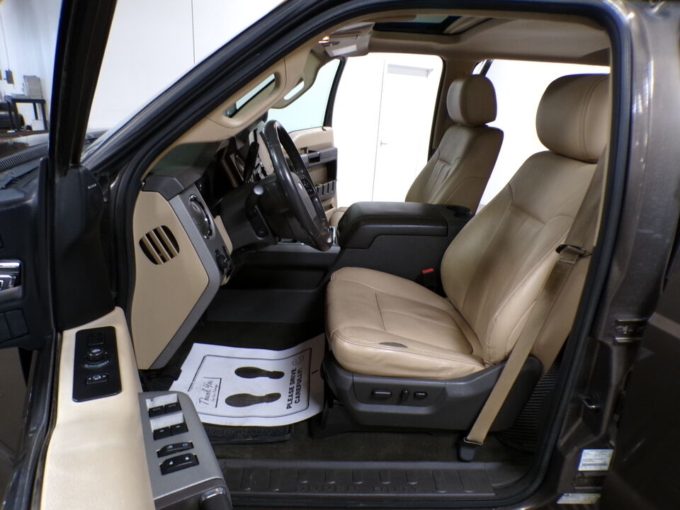 2015 Ford F-250  - Tom's Credit City
