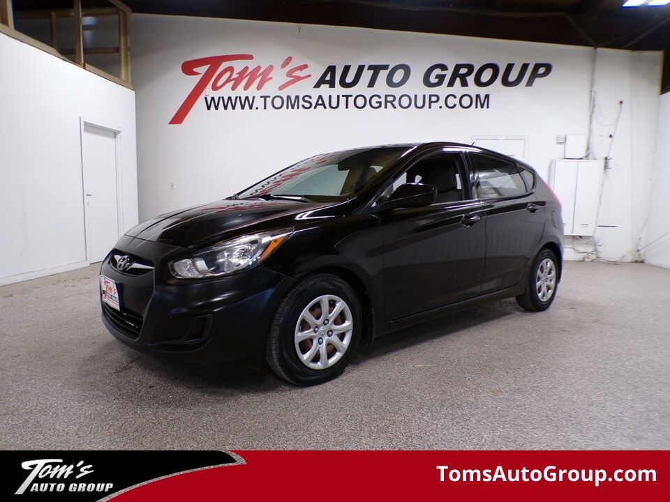 2013 Hyundai Accent  - Tom's Budget Cars