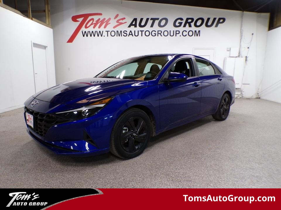 2023 Hyundai Elantra SEL  - M89946L  - Tom's Auto Group