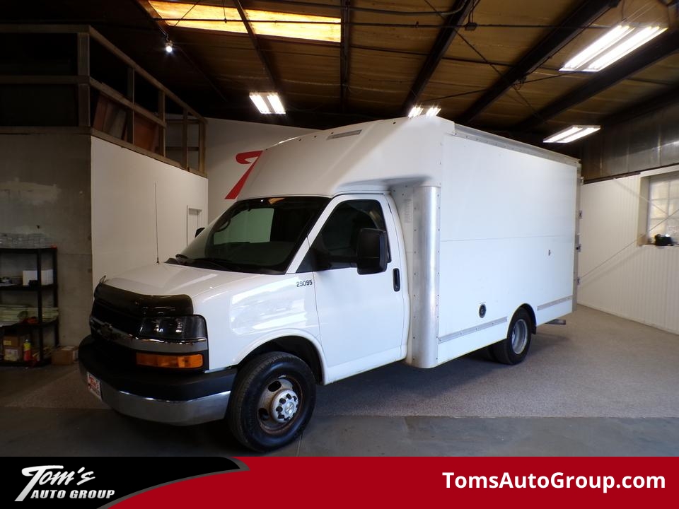 2015 Chevrolet Express Commercial Cutaway  - 78557  - Tom's Auto Group