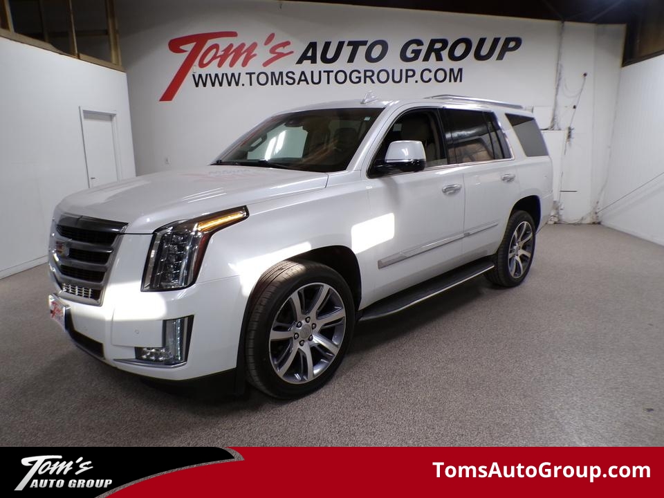 2016 Cadillac Escalade Luxury Collection  - M46651L  - Tom's Auto Group