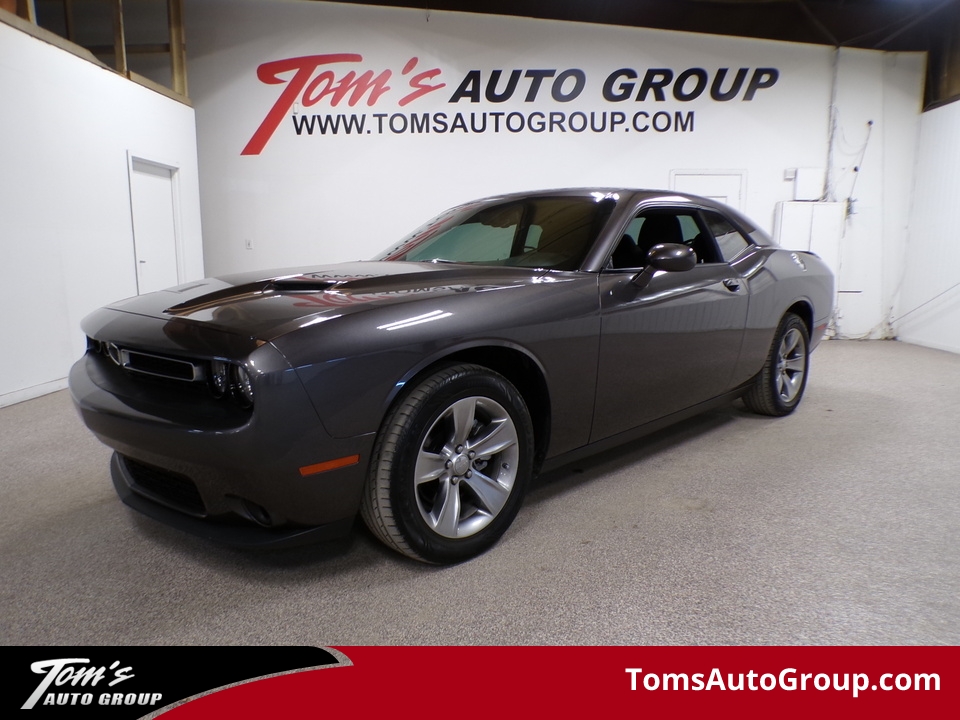 2017 Dodge Challenger SXT  - M33329  - Tom's Auto Group