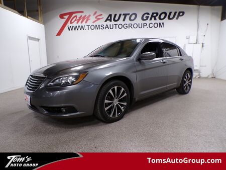 2013 Chrysler 200  - Tom's Auto Group