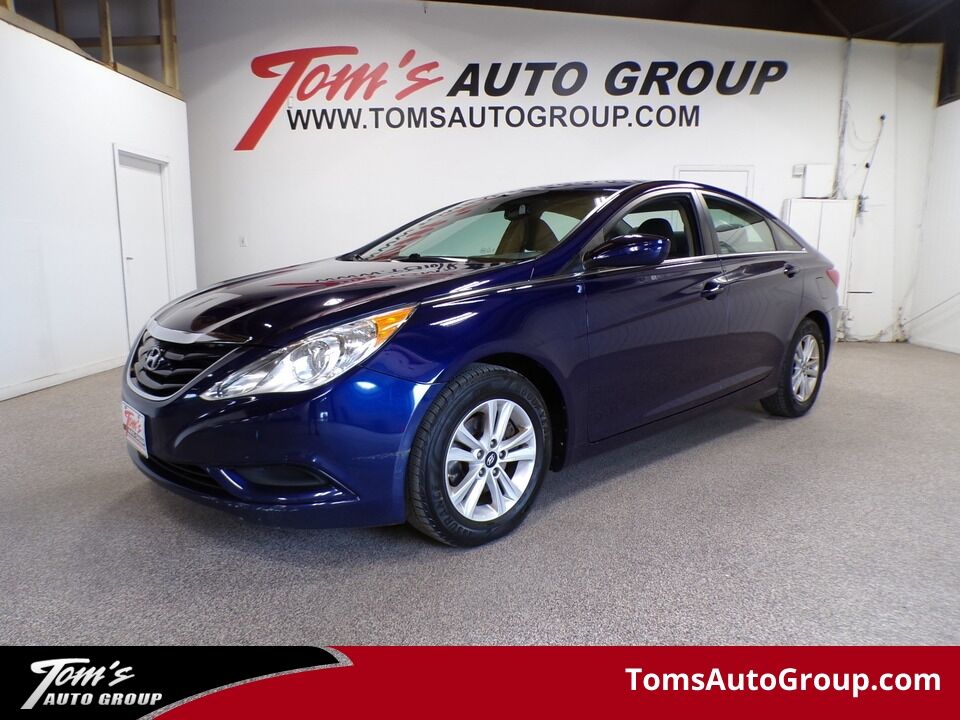 2013 Hyundai Sonata  - Tom's Auto Group