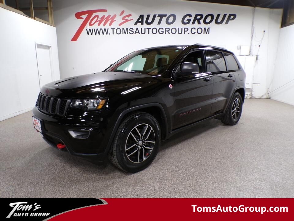 2017 Jeep Grand Cherokee  - Tom's Auto Group