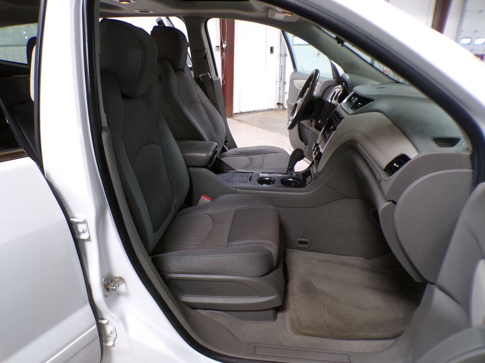 2017 Chevrolet Traverse  - Tom's Auto Sales, Inc.