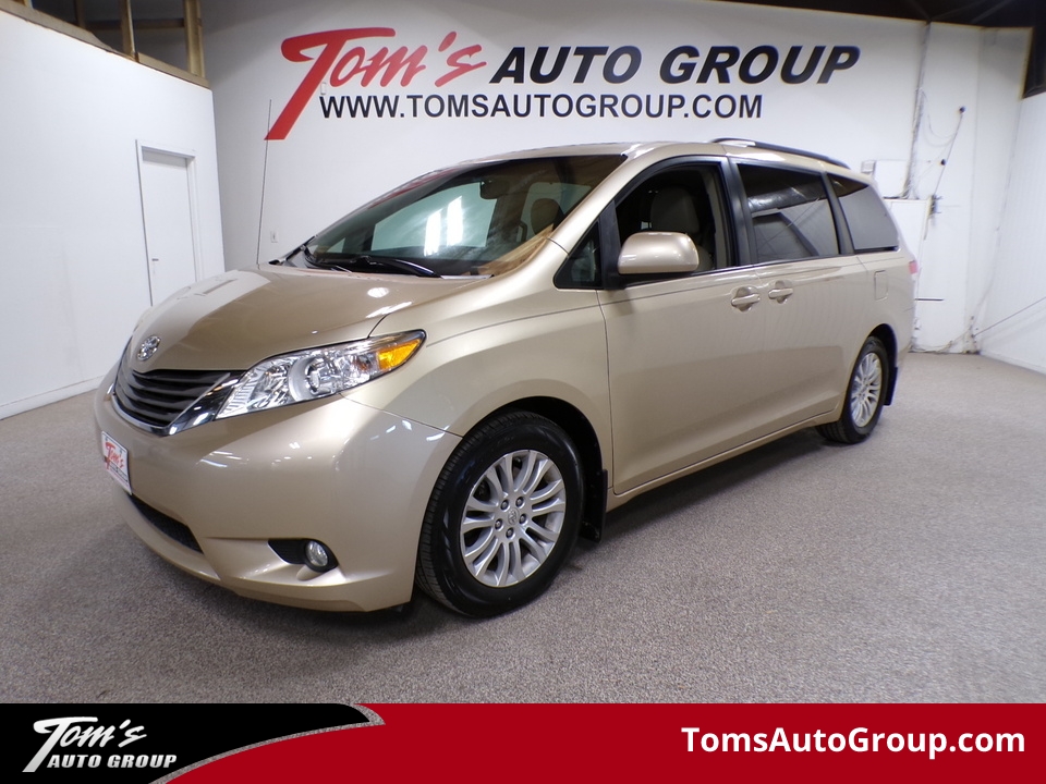 2011 Toyota Sienna XLE  - M29850C  - Tom's Auto Group