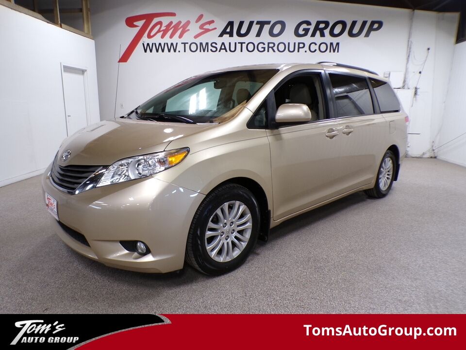 2011 Toyota Sienna  - Tom's Auto Group