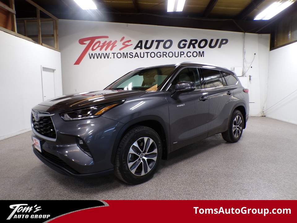 2021 Toyota Highlander Hybrid XLE  - W35497L  - Tom's Auto Group