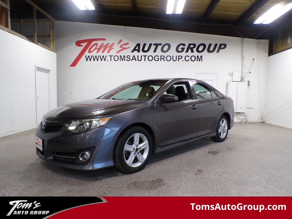 2014 Toyota Camry SE  - M61239L  - Tom's Auto Group