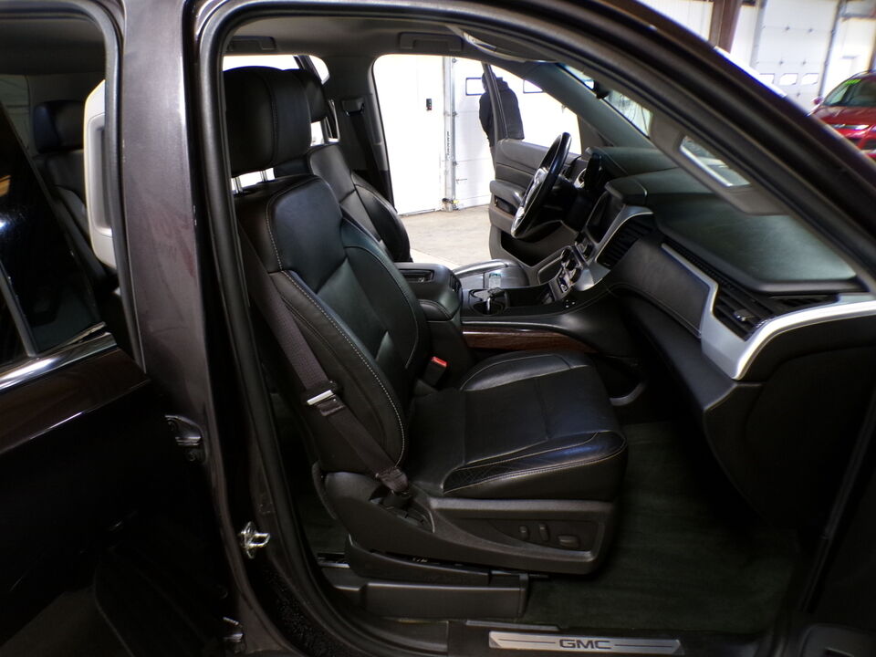 2015 GMC Yukon XL  - Tom's Credit City